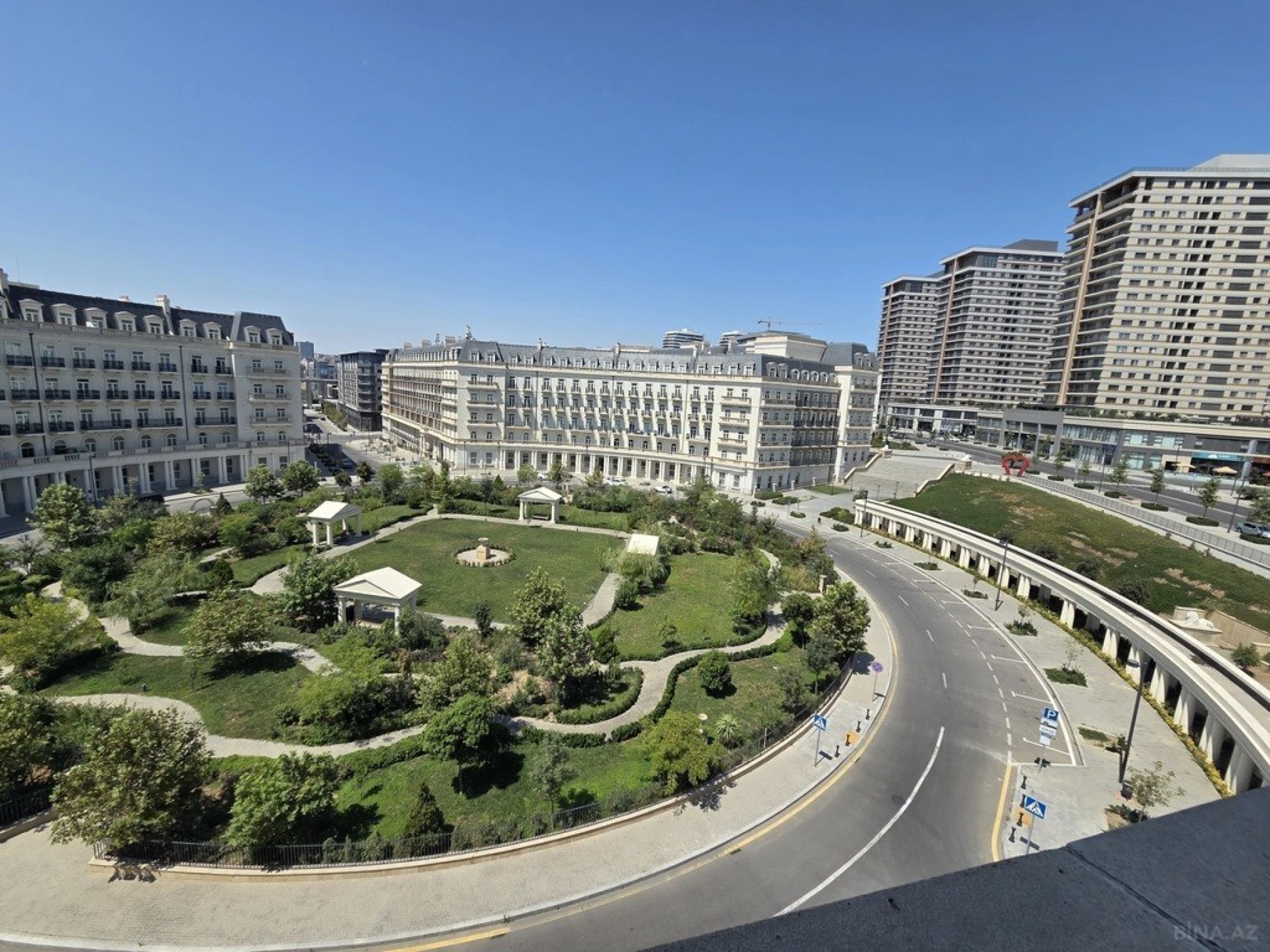 Satılır 7 otaqlı mənzil 231 m²