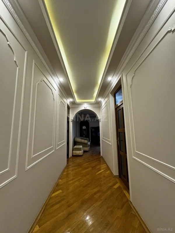 Satılır 7 otaqlı həyət evi 600 m²