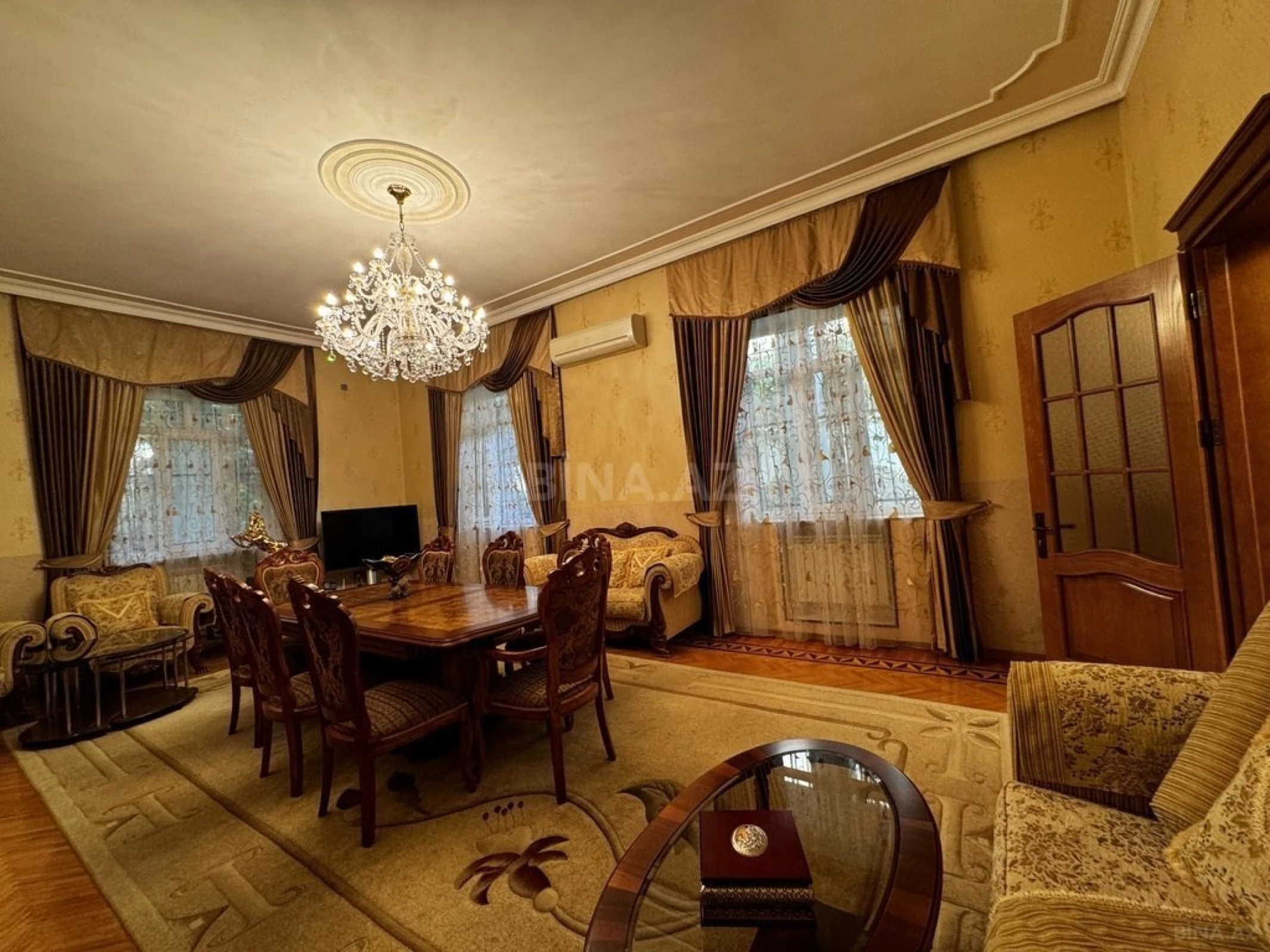 Satılır 7 otaqlı həyət evi 600 m²