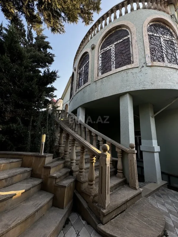Satılır 7 otaqlı həyət evi 600 m²