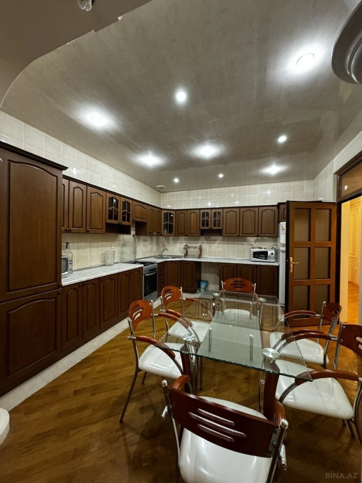 Satılır 7 otaqlı həyət evi 600 m²