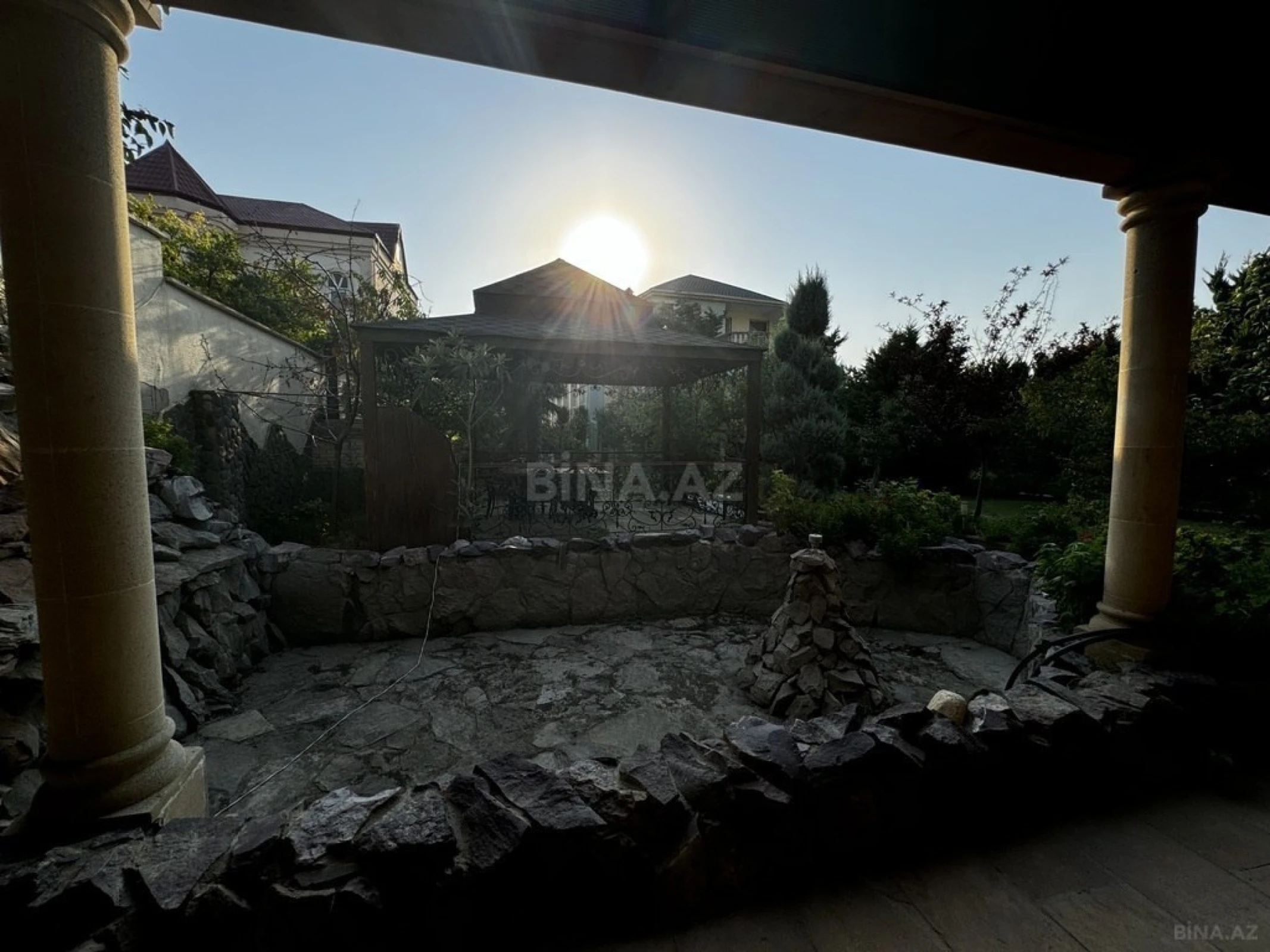 Satılır 7 otaqlı həyət evi 600 m²