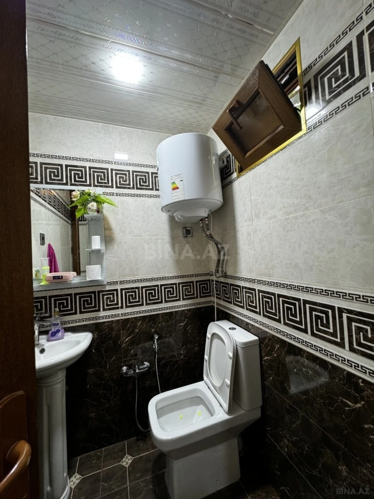 Satılır 7 otaqlı həyət evi 600 m²