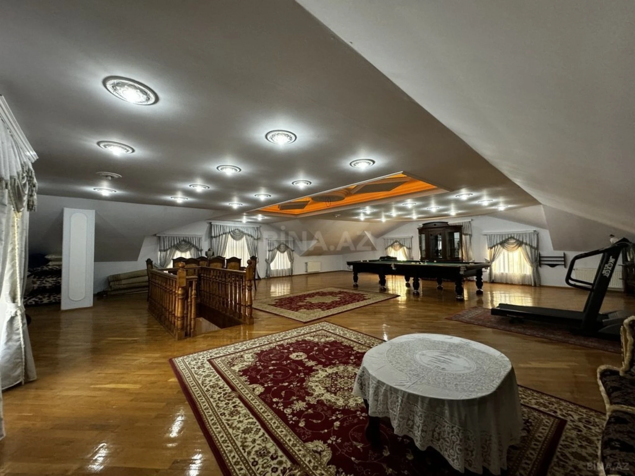 Satılır 7 otaqlı həyət evi 600 m²