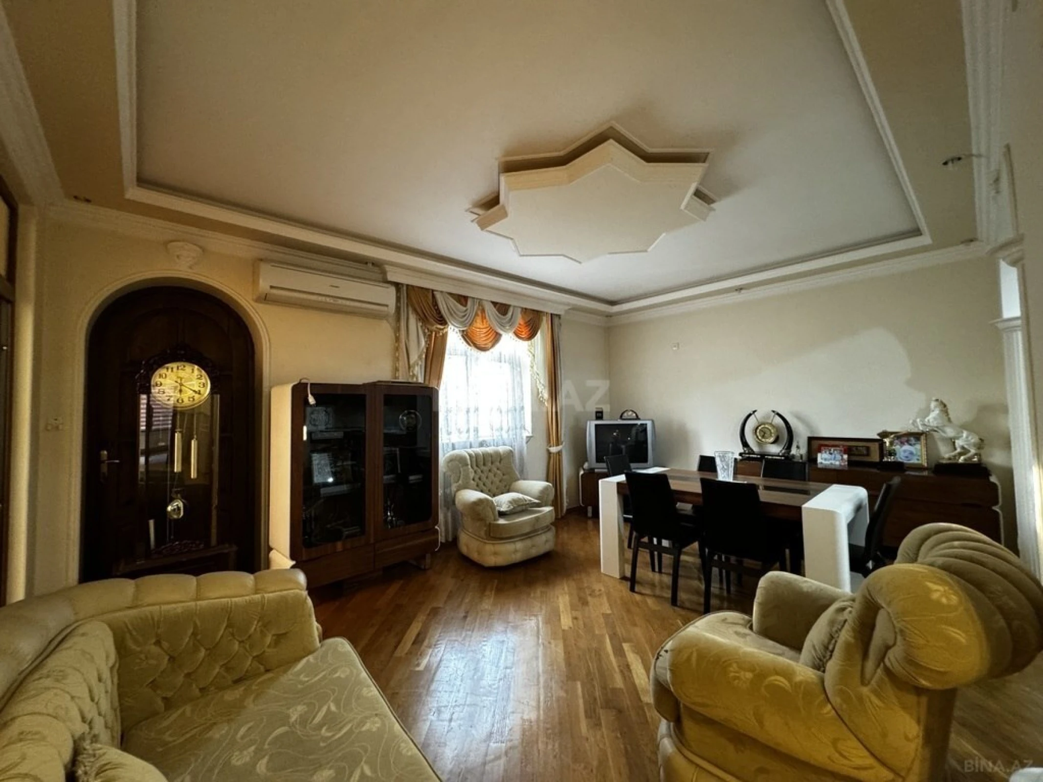 Satılır 7 otaqlı həyət evi 600 m²