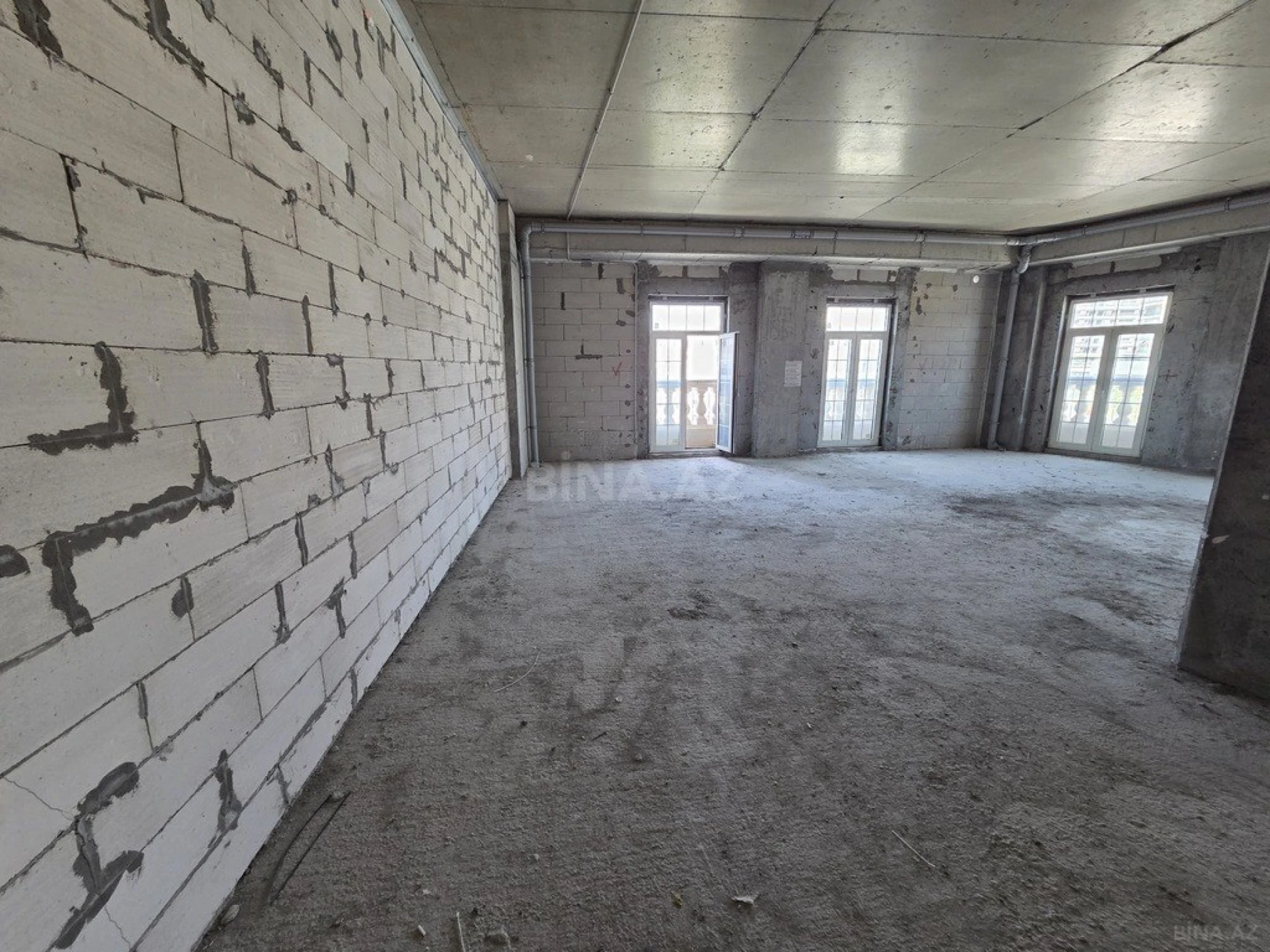 Satılır 3 otaqlı mənzil 118.4 m²