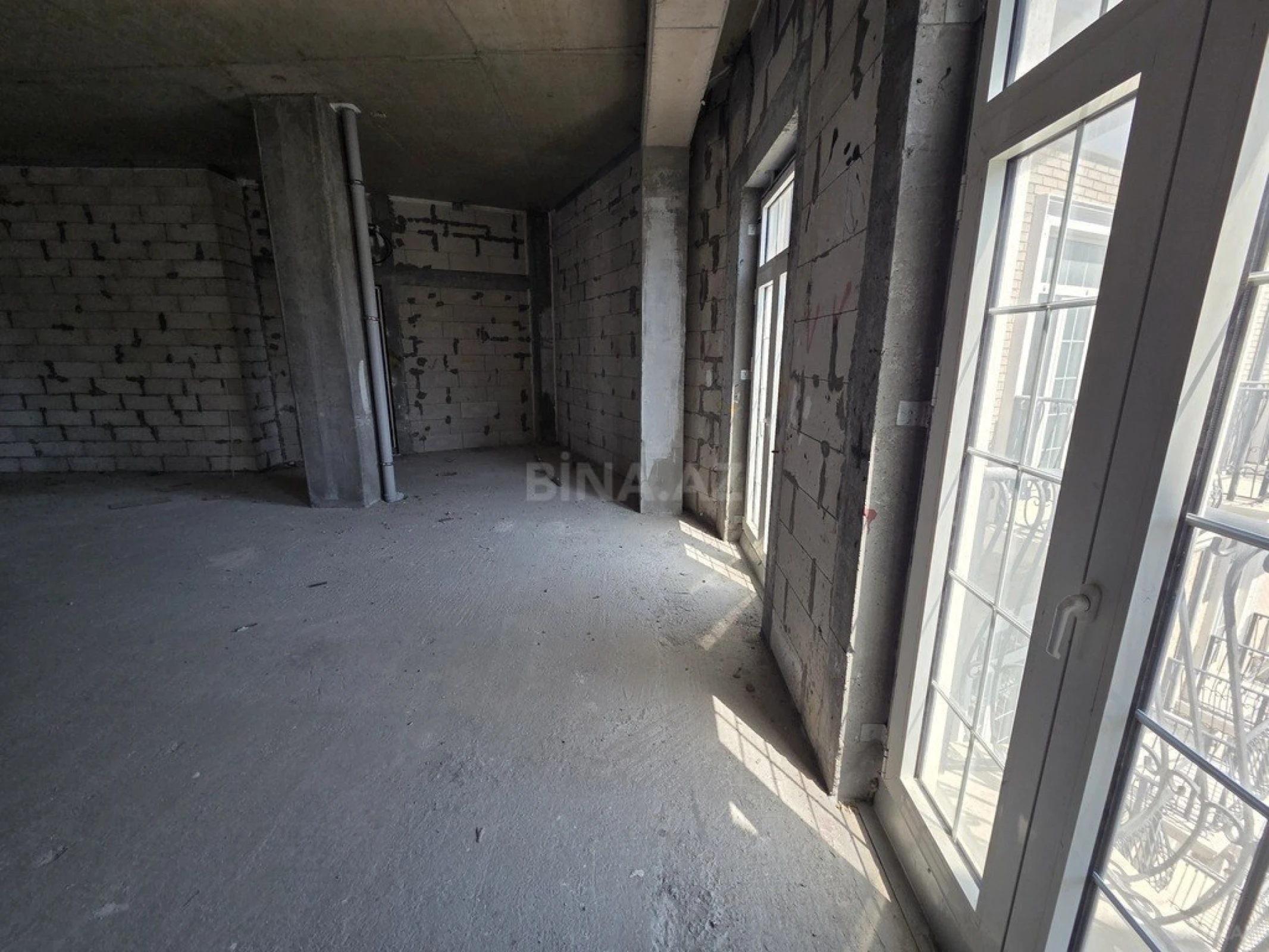 Satılır 3 otaqlı mənzil 112.2 m²