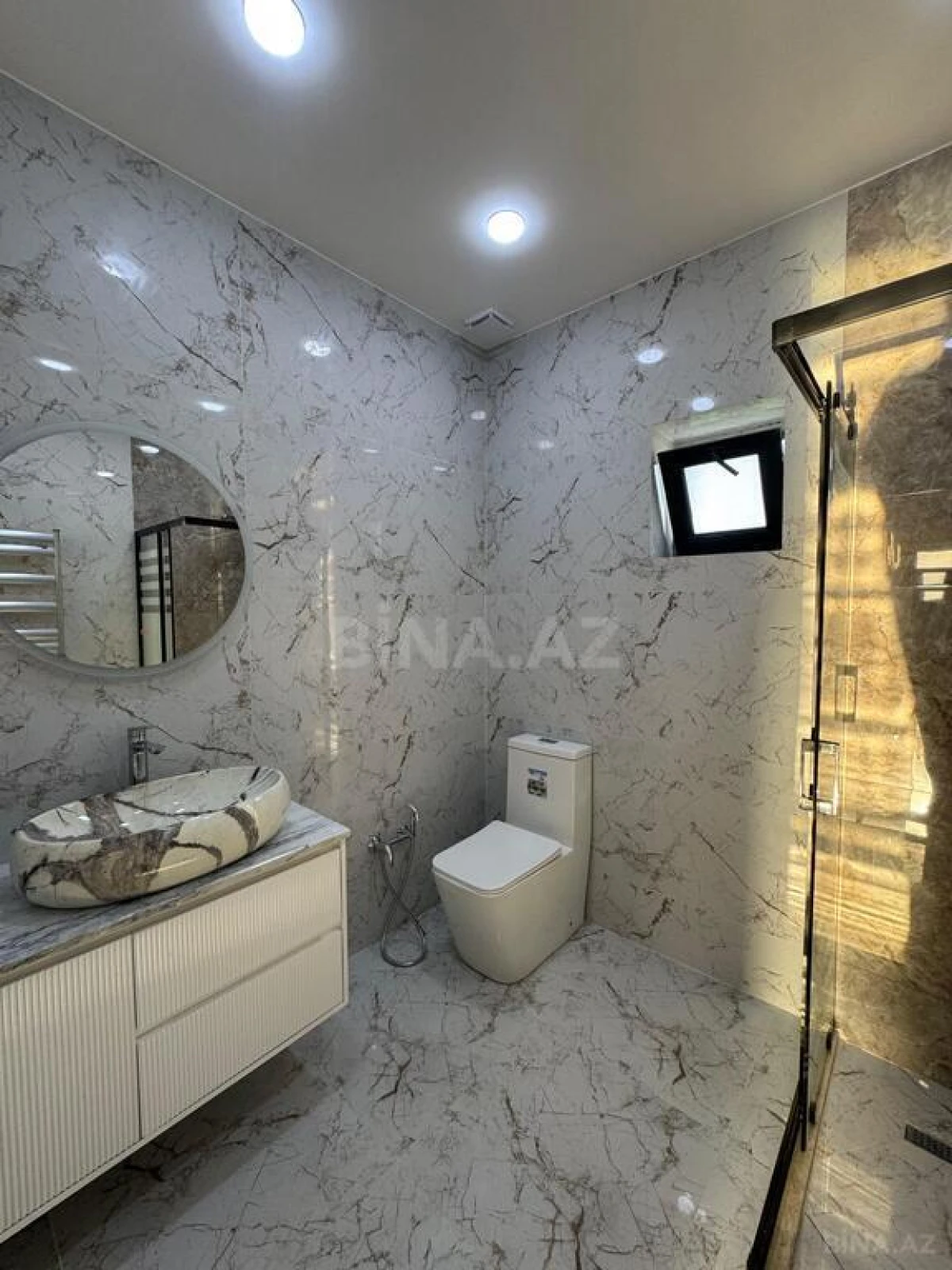 Satılır 4 otaqlı həyət evi 200 m²