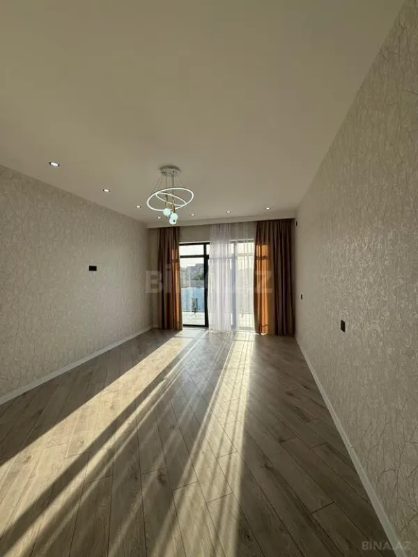 Satılır 4 otaqlı həyət evi 200 m²