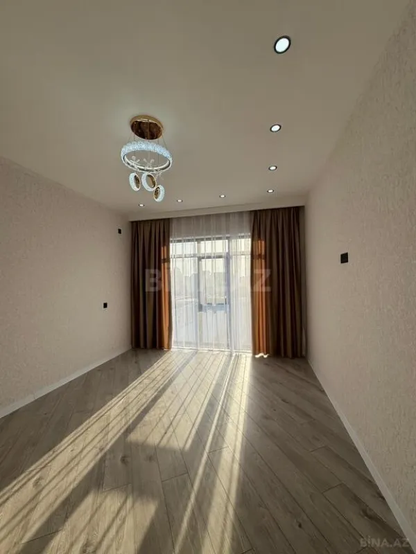 Satılır 4 otaqlı həyət evi 200 m²