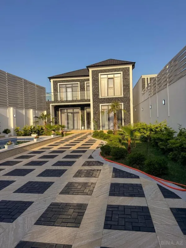 Satılır 4 otaqlı həyət evi 200 m²
