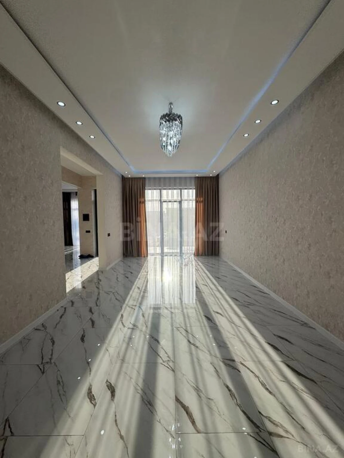 Satılır 4 otaqlı həyət evi 200 m²