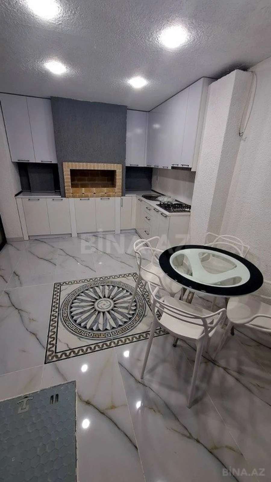 Kirayə verilir 5 otaqlı həyət evi 250 m²