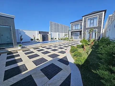 Satılır 5 otaqlı həyət evi 200 m²