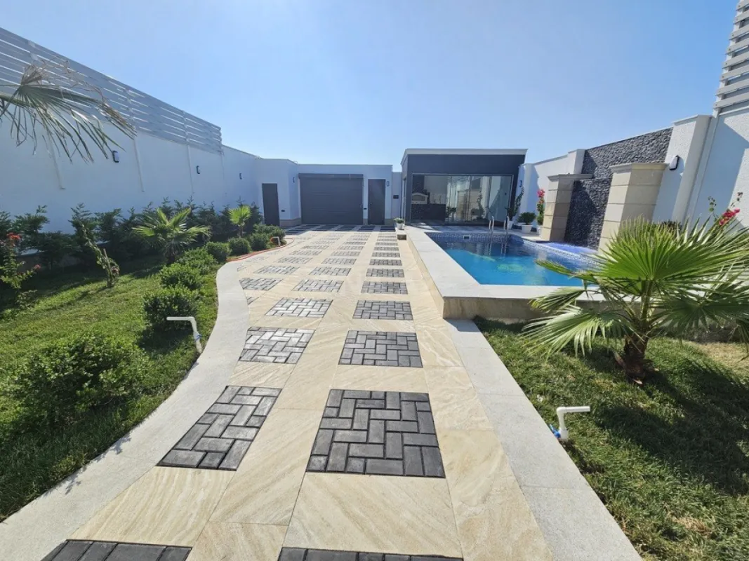 Satılır 5 otaqlı həyət evi 200 m²