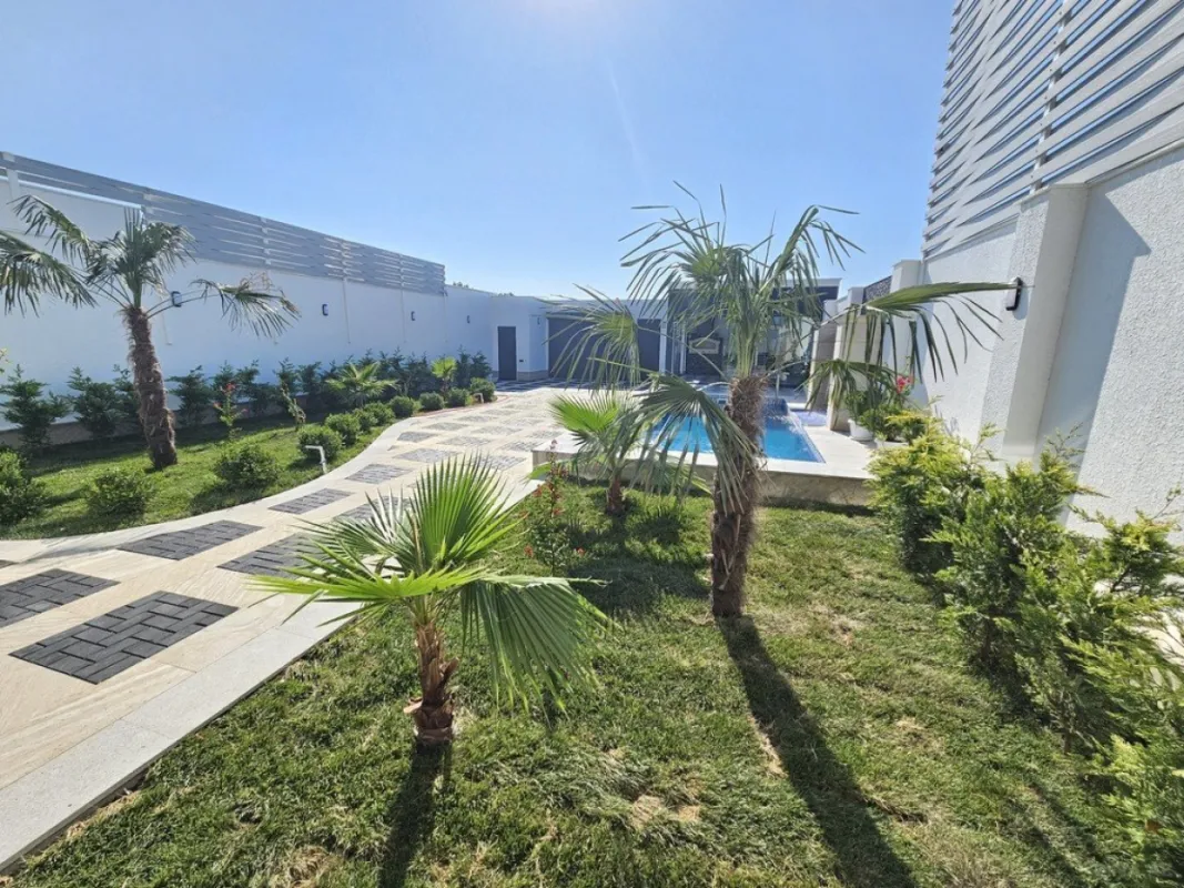 Satılır 5 otaqlı həyət evi 200 m²