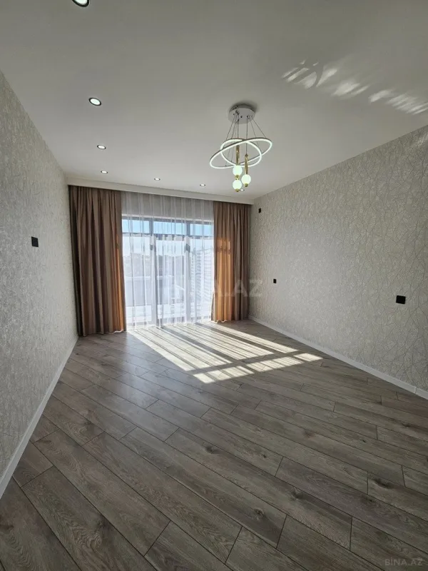 Satılır 5 otaqlı həyət evi 200 m²