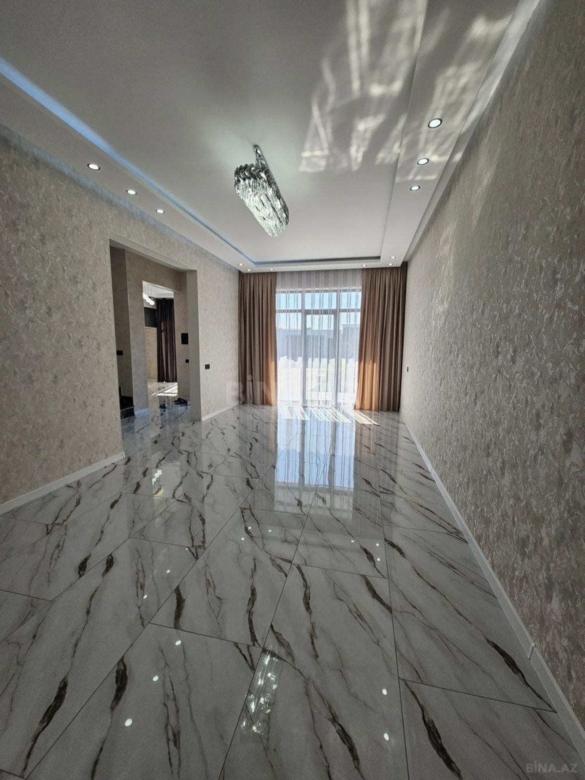 Satılır 5 otaqlı həyət evi 200 m²