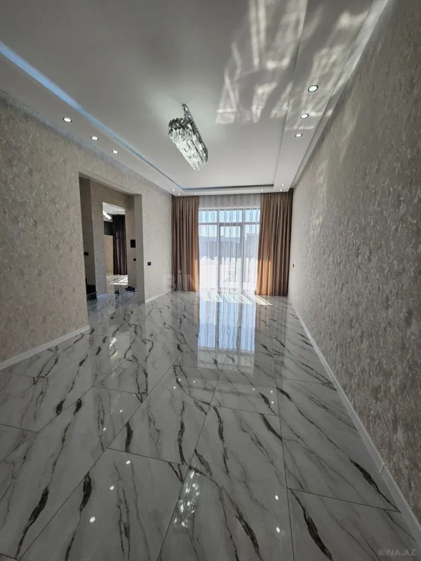 Satılır 5 otaqlı həyət evi 200 m²