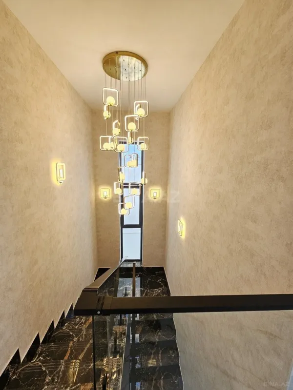 Satılır 5 otaqlı həyət evi 200 m²