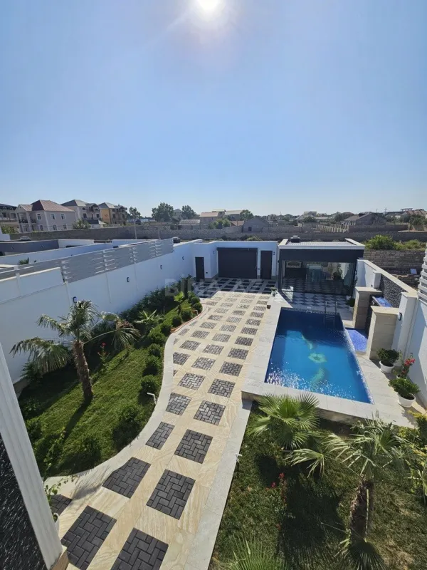 Satılır 5 otaqlı həyət evi 200 m²