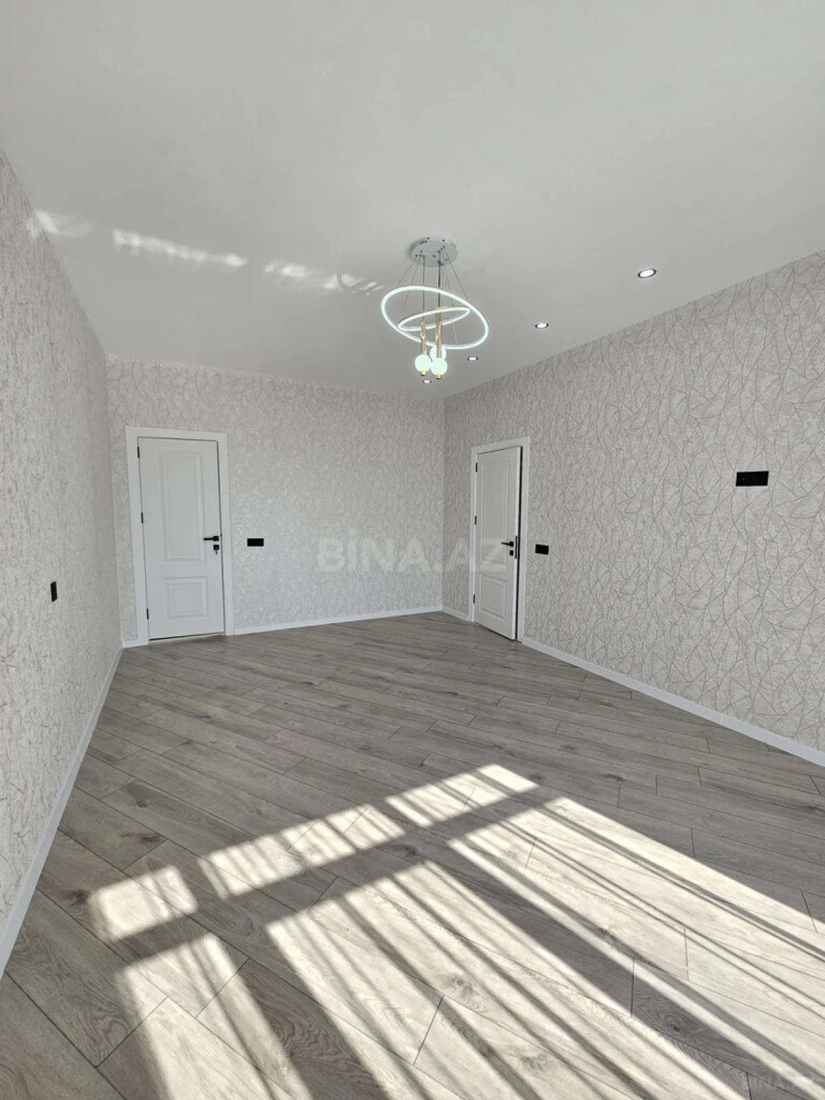 Satılır 5 otaqlı həyət evi 200 m²