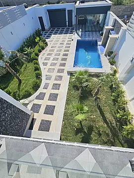 Satılır 5 otaqlı həyət evi 200 m²