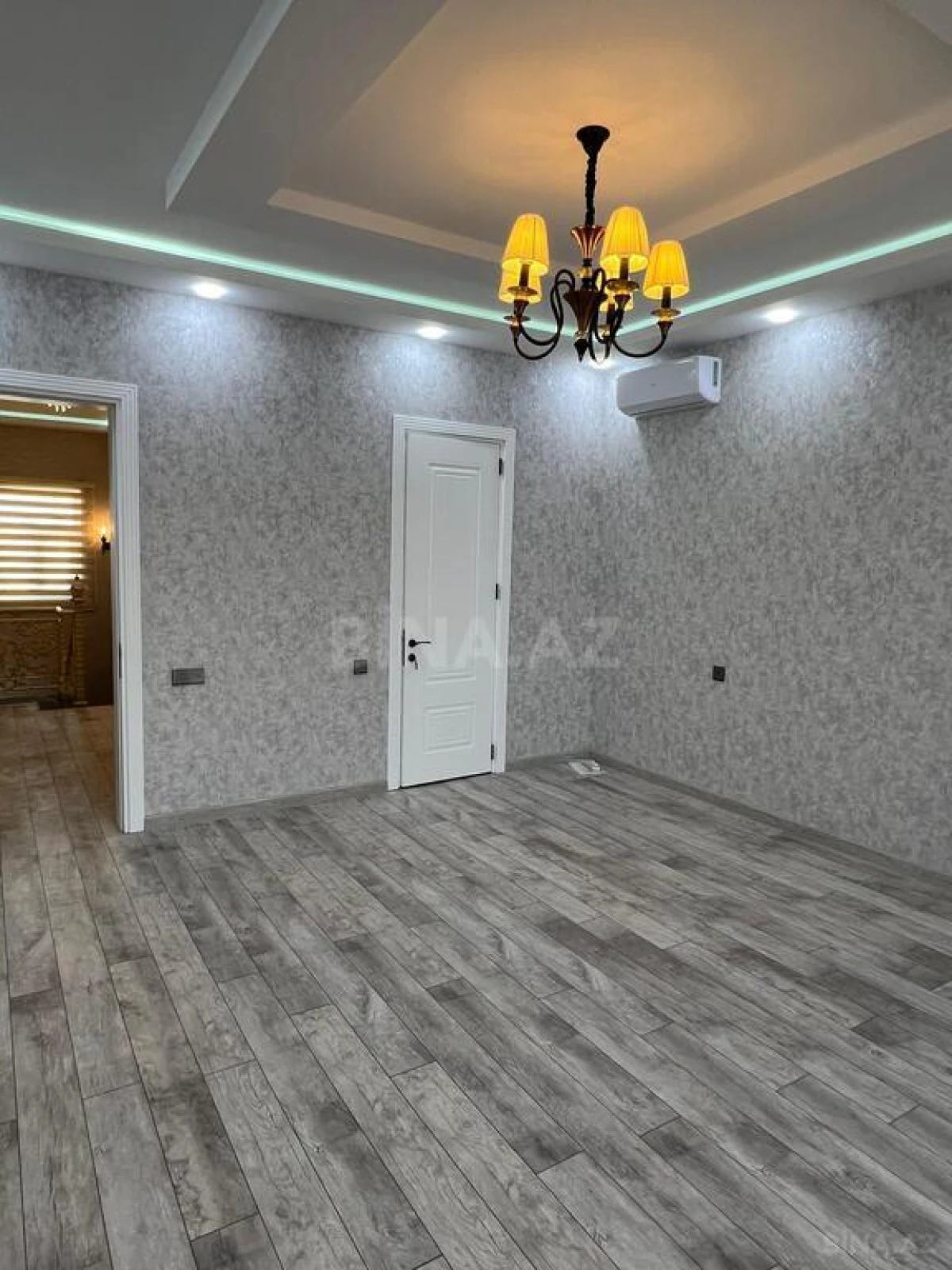 Satılır 5 otaqlı həyət evi 220 m²
