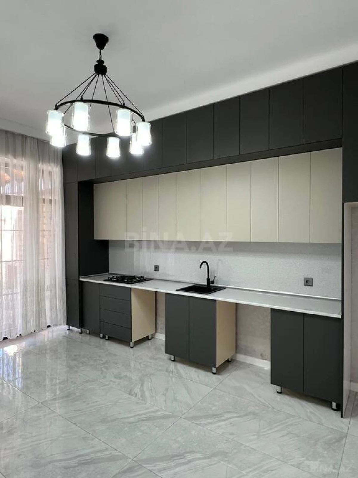 Satılır 5 otaqlı həyət evi 220 m²