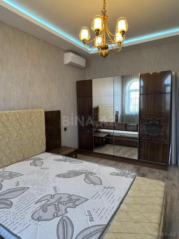 Satılır 5 otaqlı həyət evi 220 m²