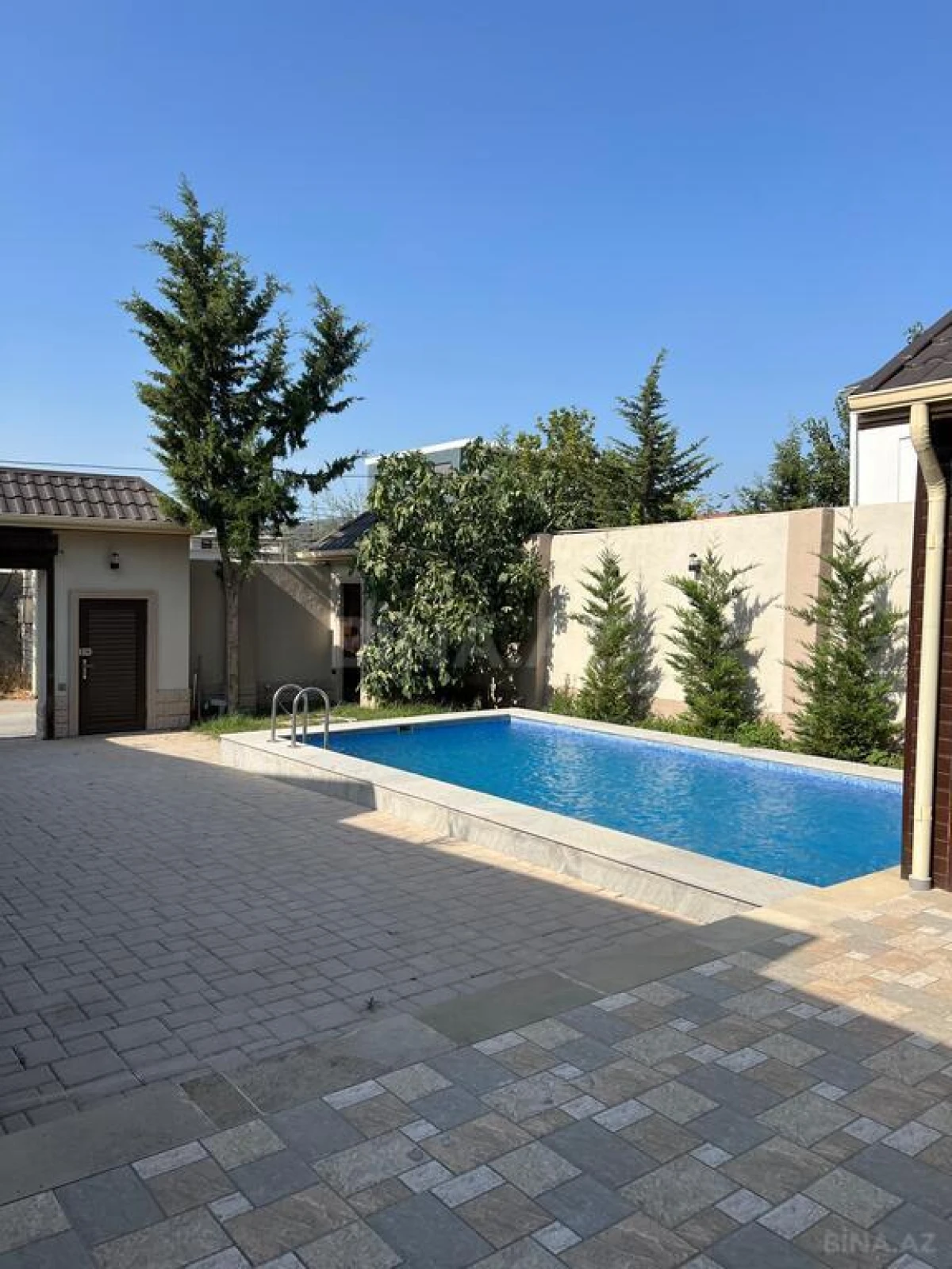 Satılır 5 otaqlı həyət evi 220 m²