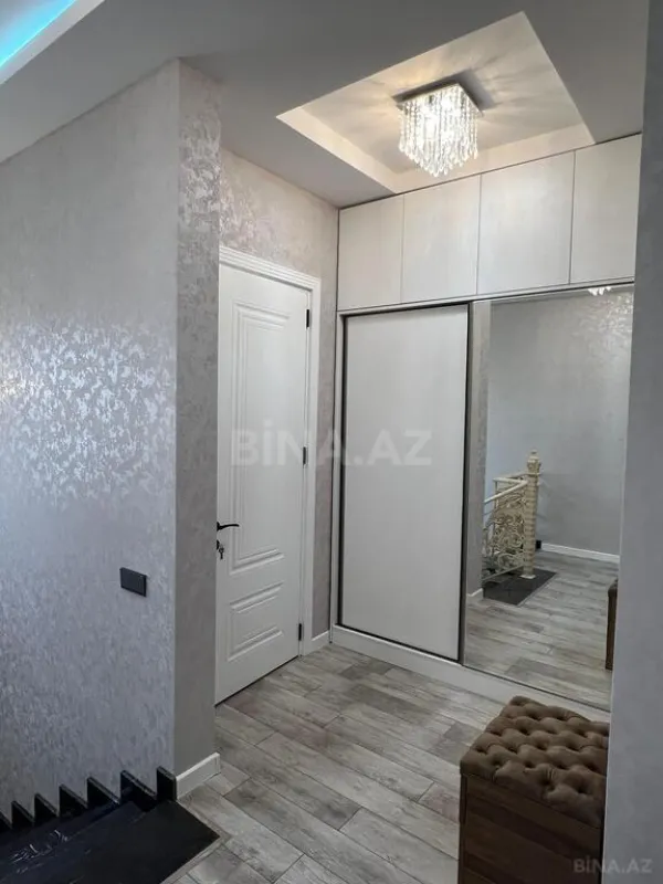Satılır 5 otaqlı həyət evi 220 m²