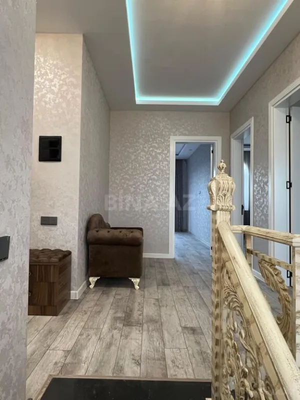 Satılır 5 otaqlı həyət evi 220 m²