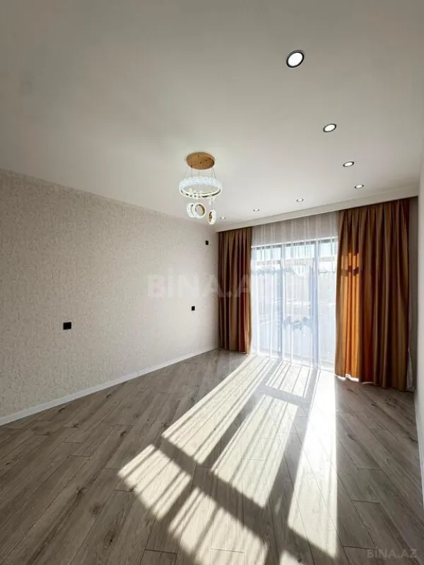Satılır 5 otaqlı həyət evi 200 m²