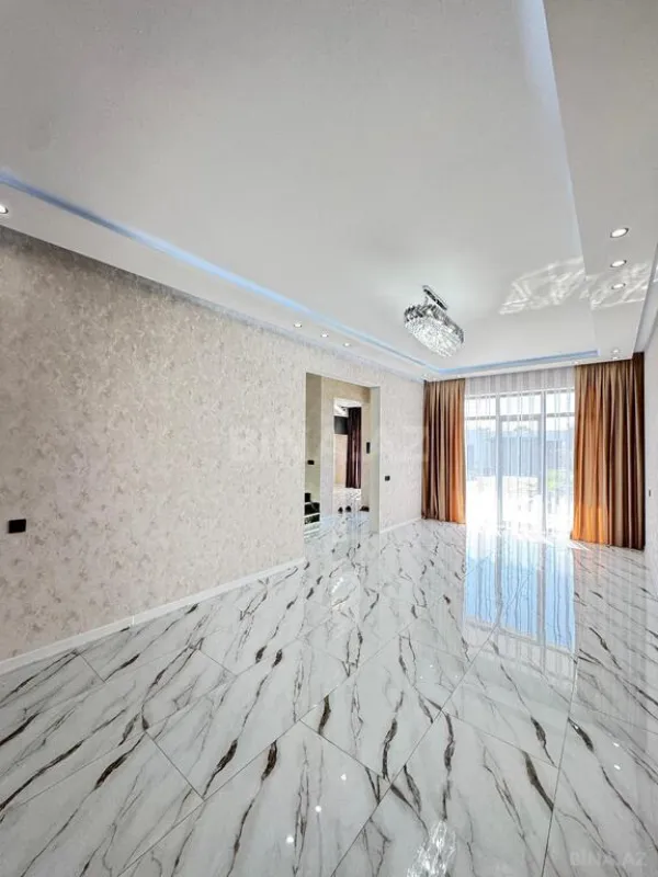 Satılır 5 otaqlı həyət evi 200 m²