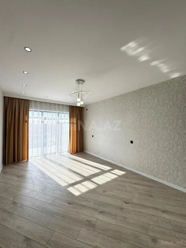Satılır 5 otaqlı həyət evi 200 m²