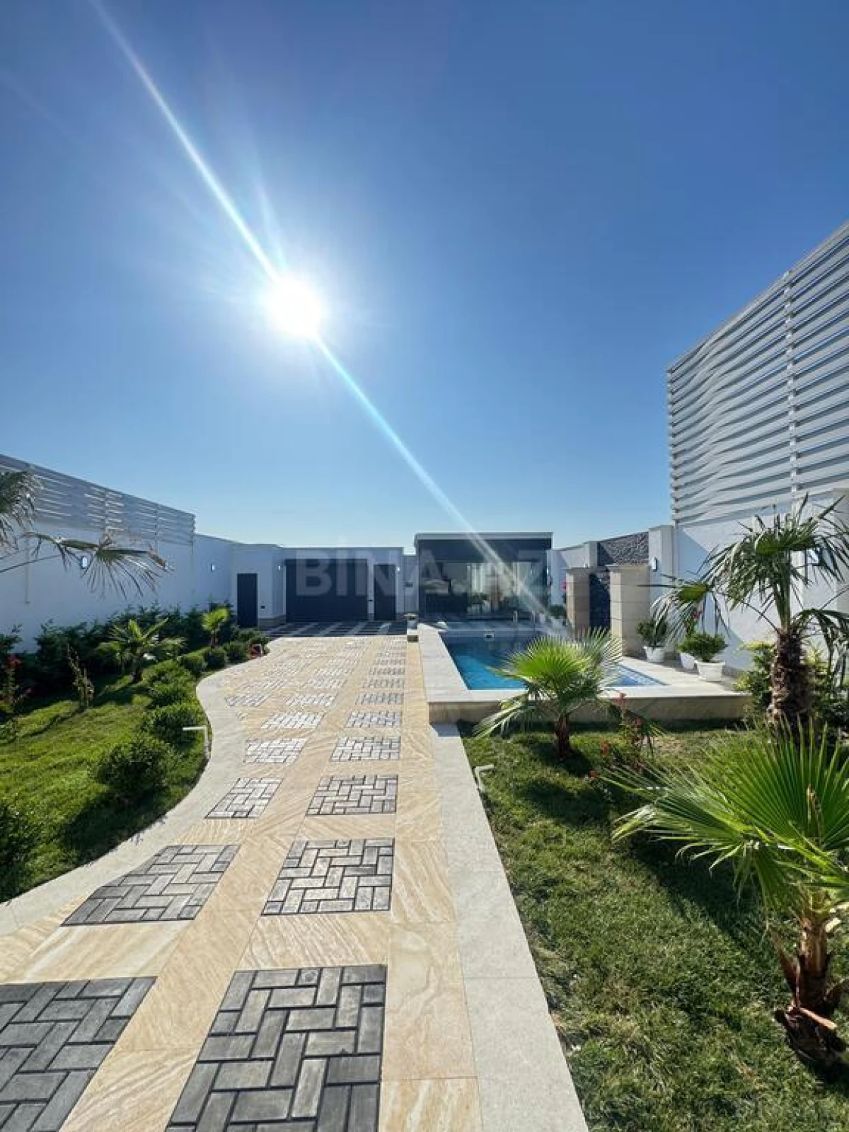 Satılır 5 otaqlı həyət evi 200 m²