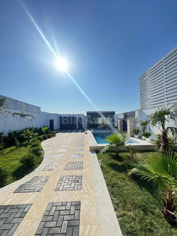 Satılır 5 otaqlı həyət evi 200 m²