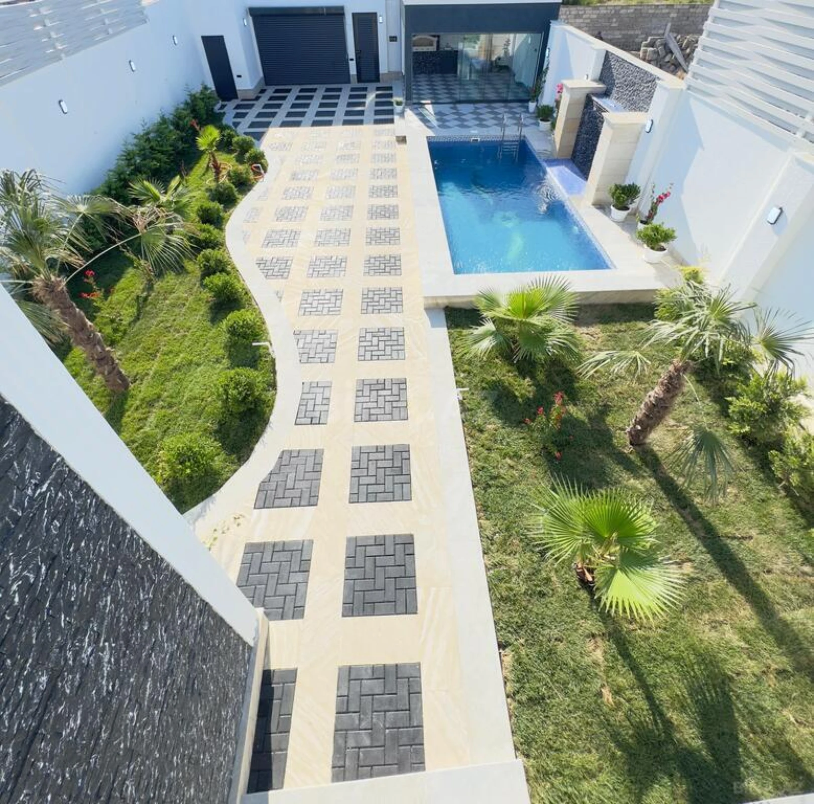 Satılır 5 otaqlı həyət evi 200 m²