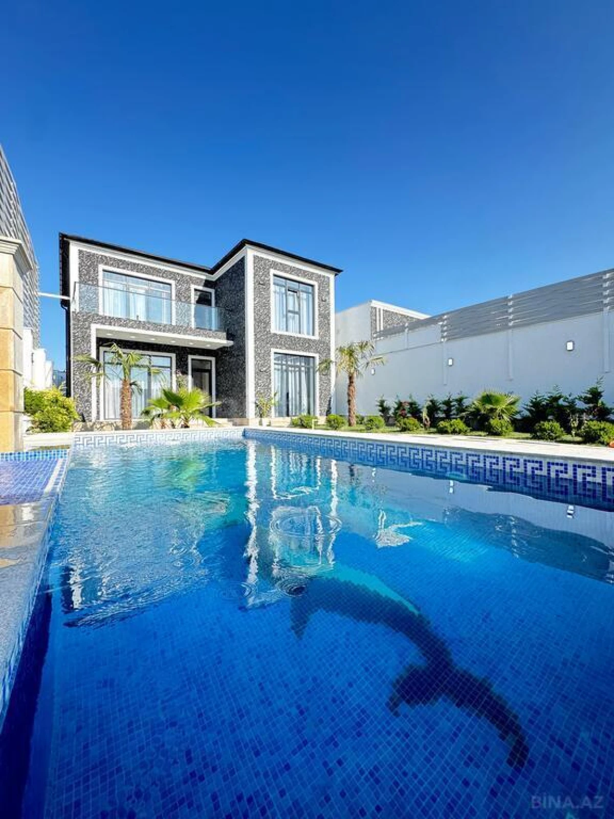 Satılır 5 otaqlı həyət evi 200 m²