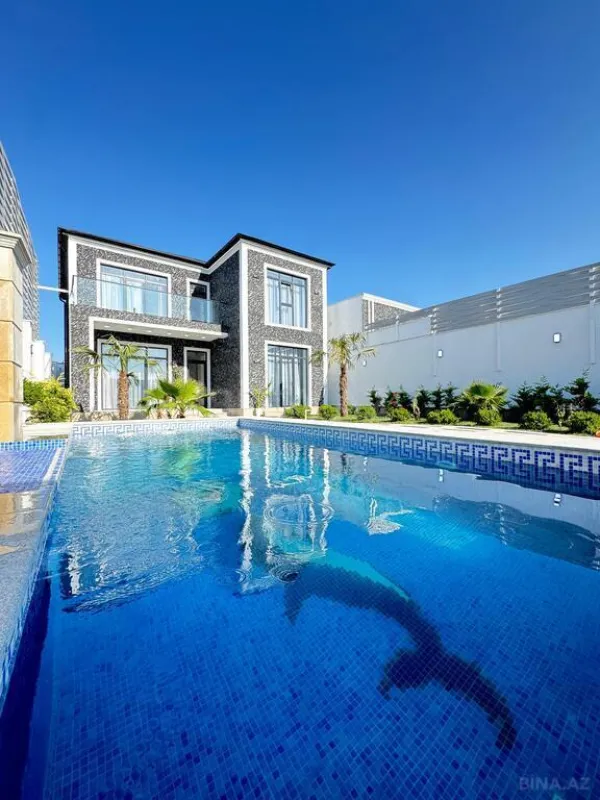 Satılır 5 otaqlı həyət evi 200 m²