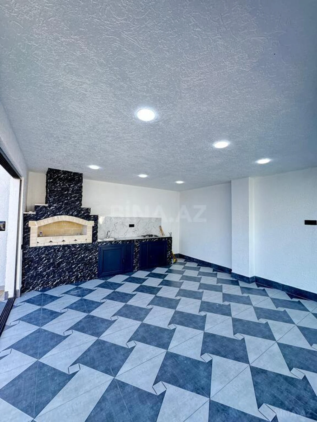 Satılır 5 otaqlı həyət evi 200 m²