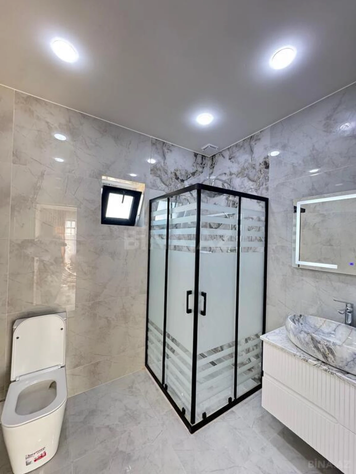 Satılır 5 otaqlı həyət evi 200 m²