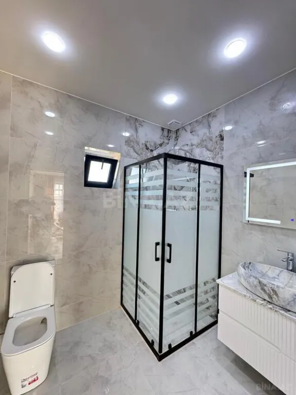 Satılır 5 otaqlı həyət evi 200 m²