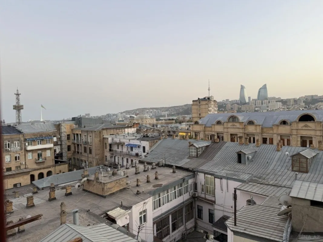 Satılır 3 otaqlı mənzil 138 m²