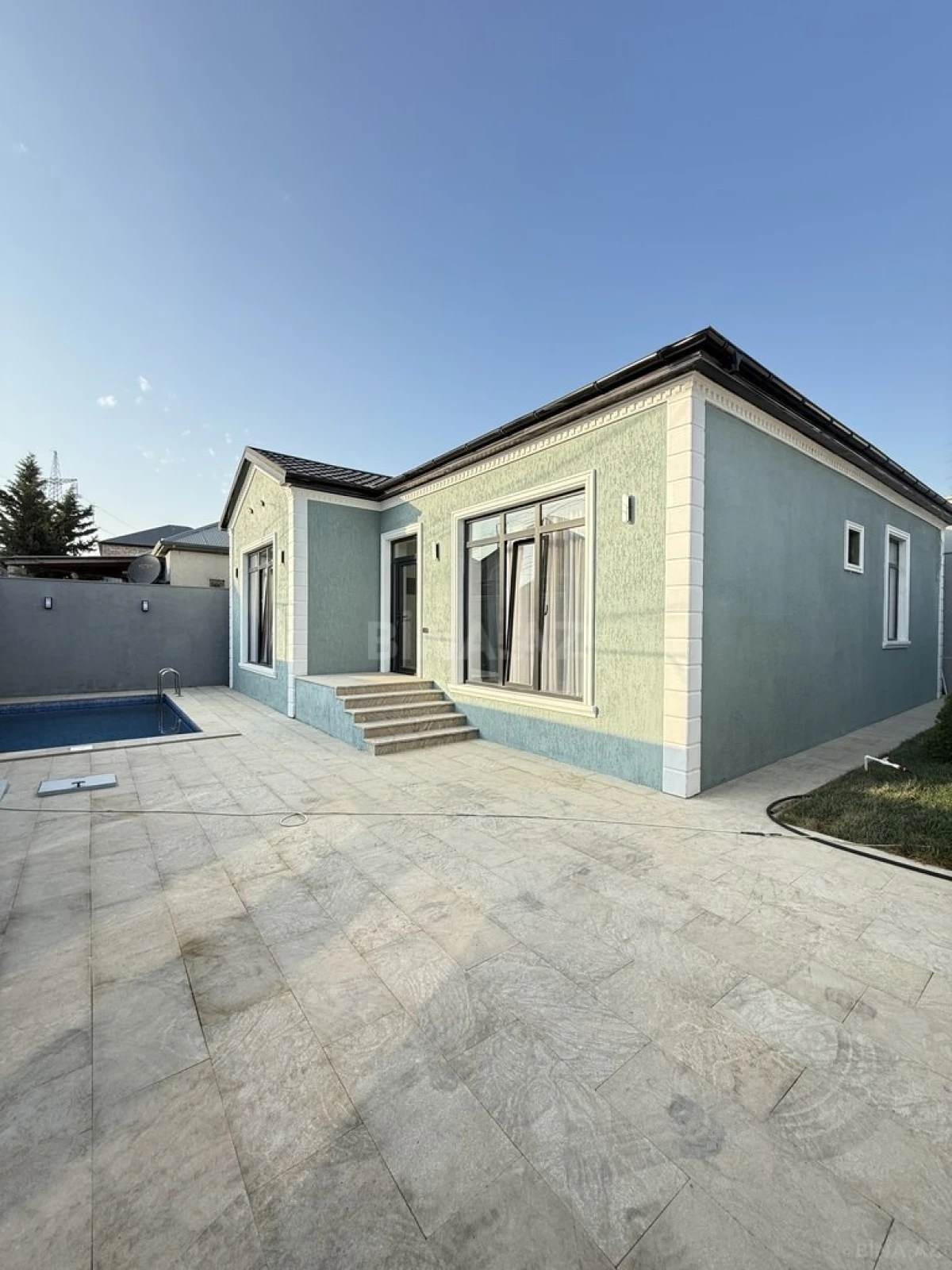 Satılır 4 otaqlı həyət evi 135 m²