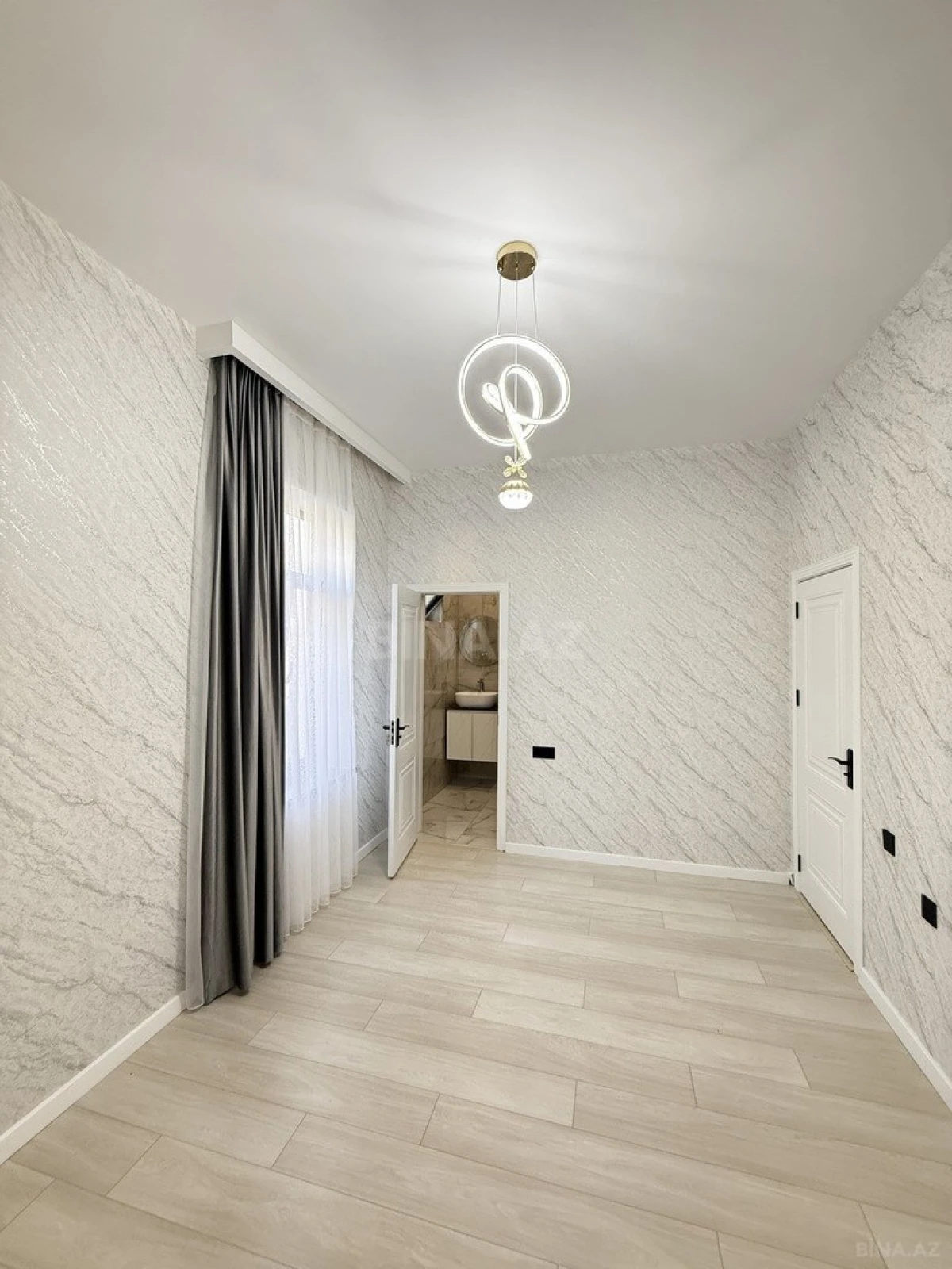 Satılır 4 otaqlı həyət evi 135 m²