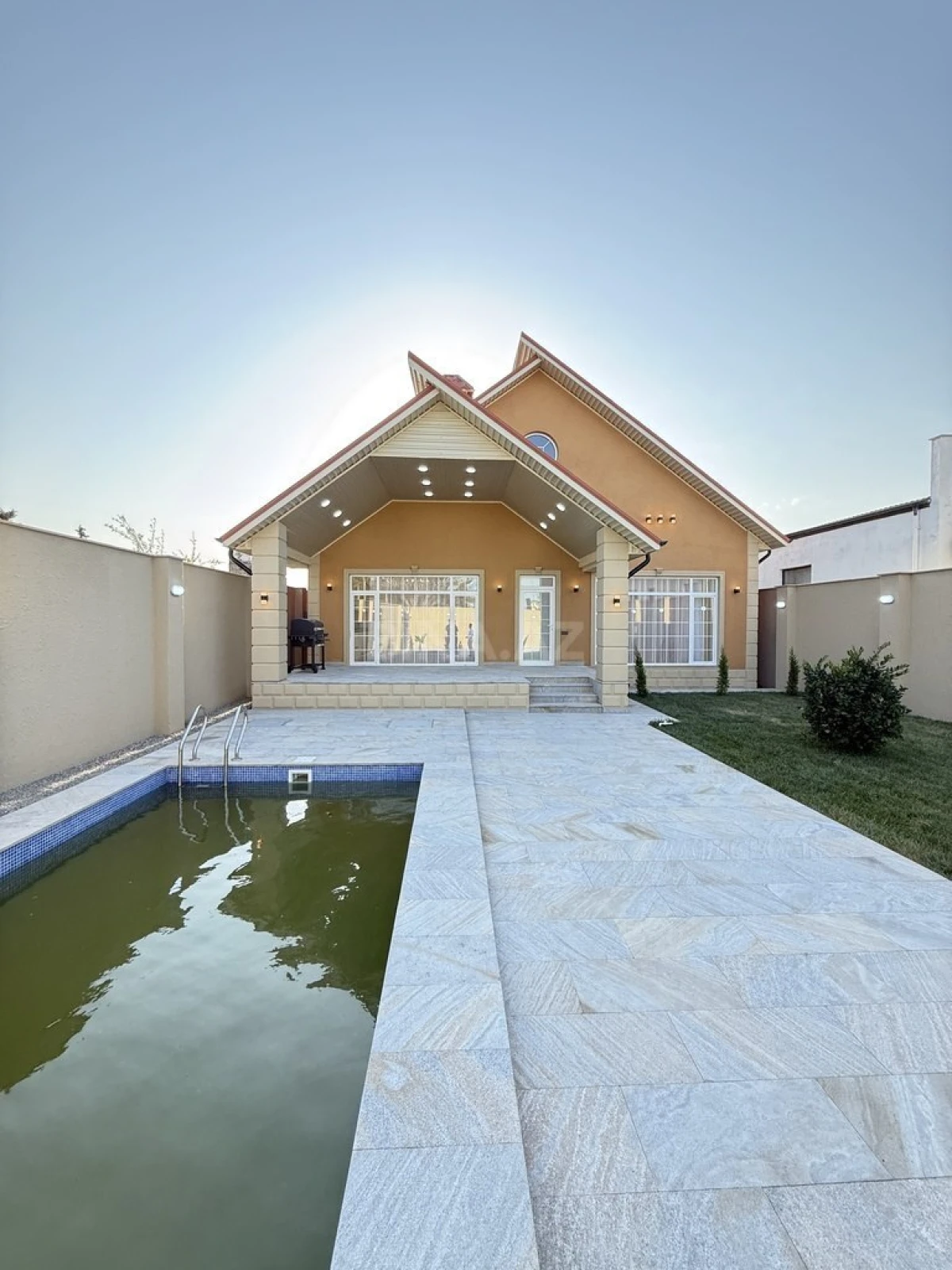 Satılır 4 otaqlı həyət evi 150 m²