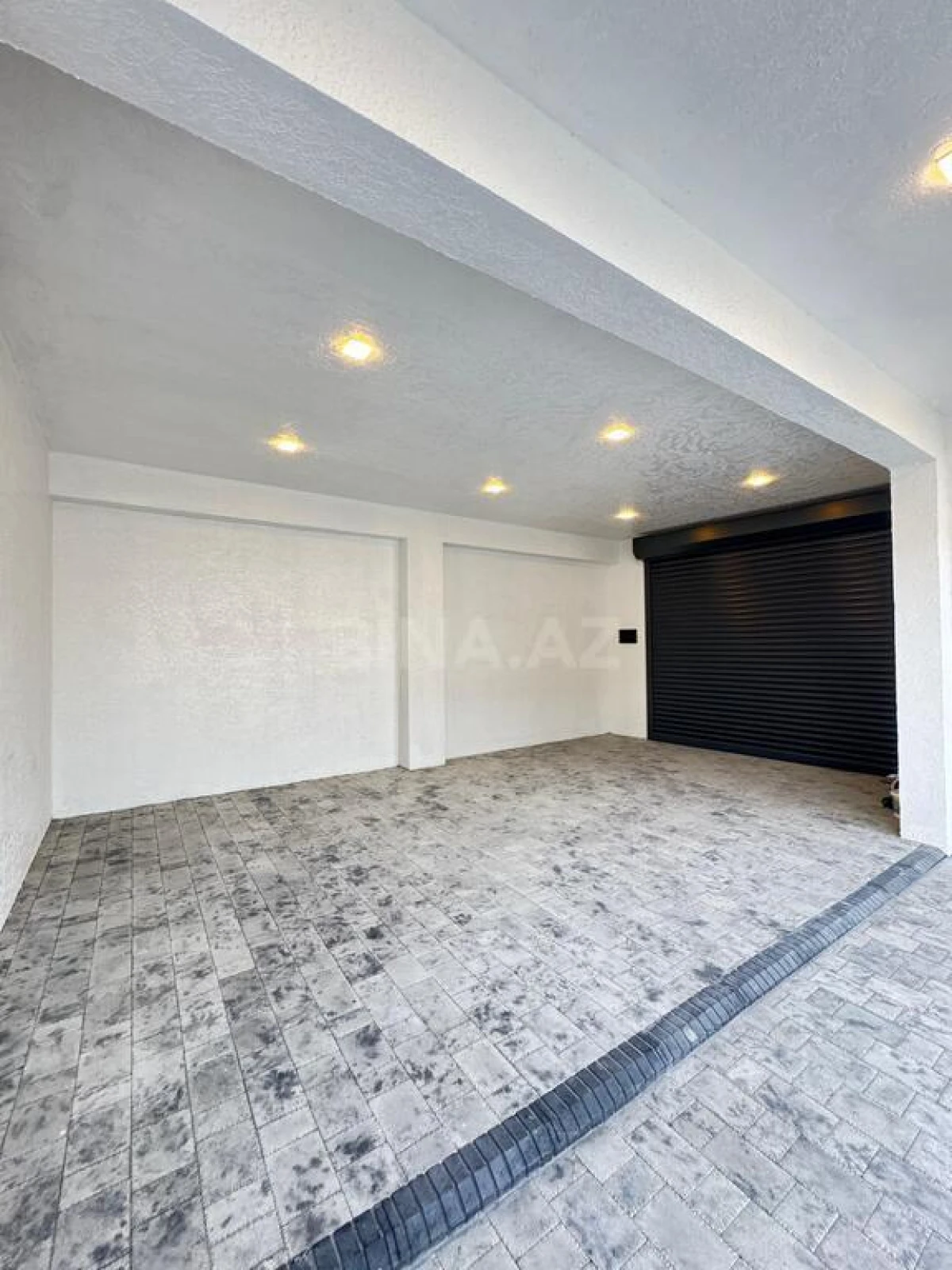 Satılır 5 otaqlı həyət evi 240 m²