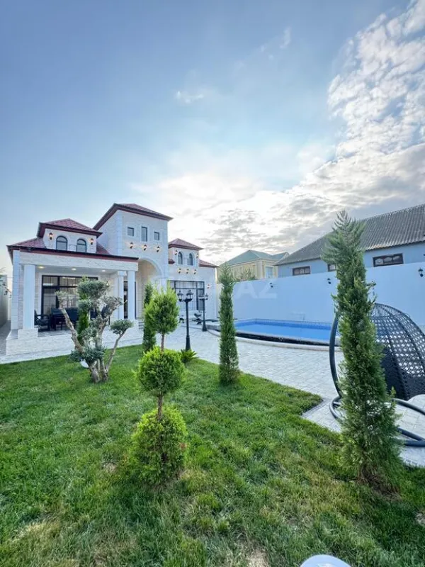Satılır 5 otaqlı həyət evi 240 m²
